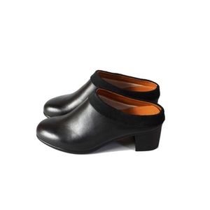 ISO only! Hopp Studios collared mule in black 9.5.